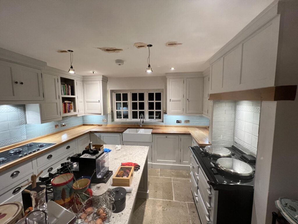 921f524f b2eb 48c2 83d3 7a9a3b1dbebe